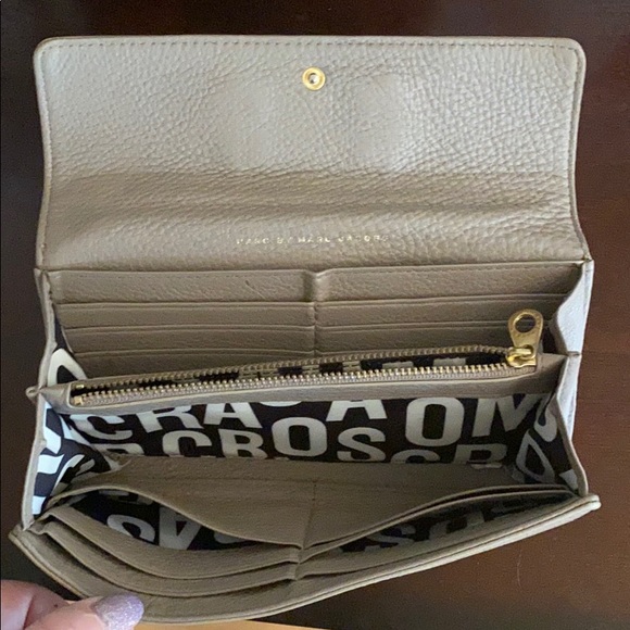 Marc by Marc Jacobs Long snap front wallet - Picture 2 of 3